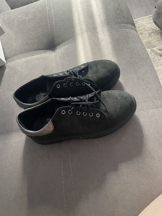 Продам туфли и кросовки