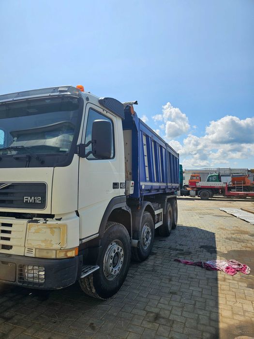 Volvo 8x4 basculabil