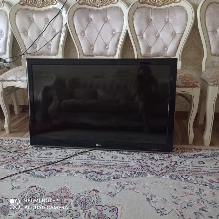 ТелевизорLg 100д