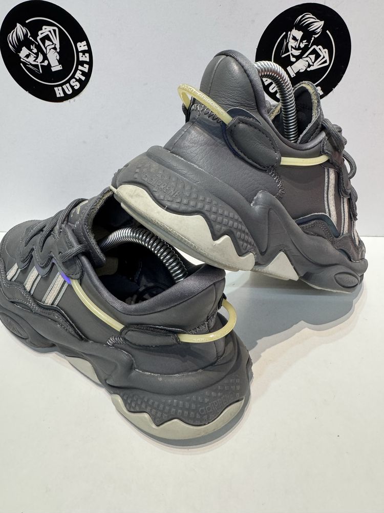 Маратонки ADIDAS OZWEEGO .Номер 38