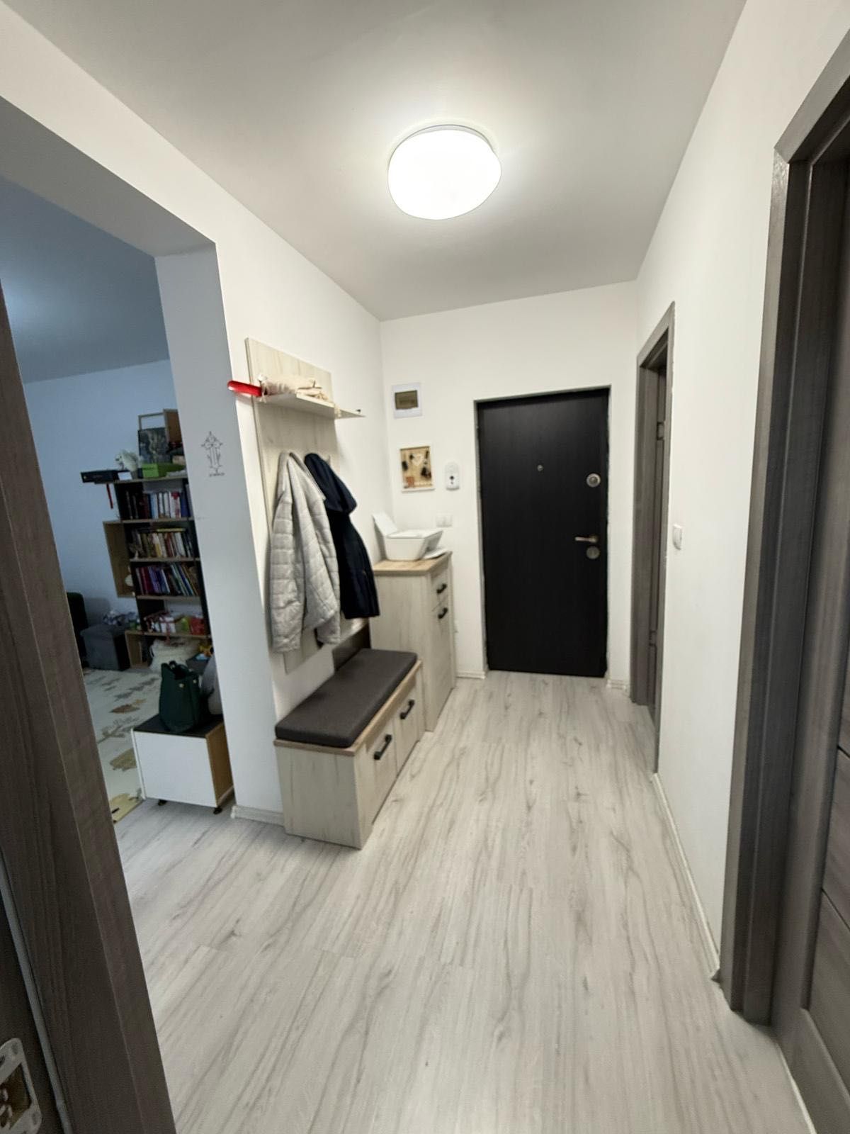 Apartament de vânzare în bloc nou, complet mobilat și utilat.