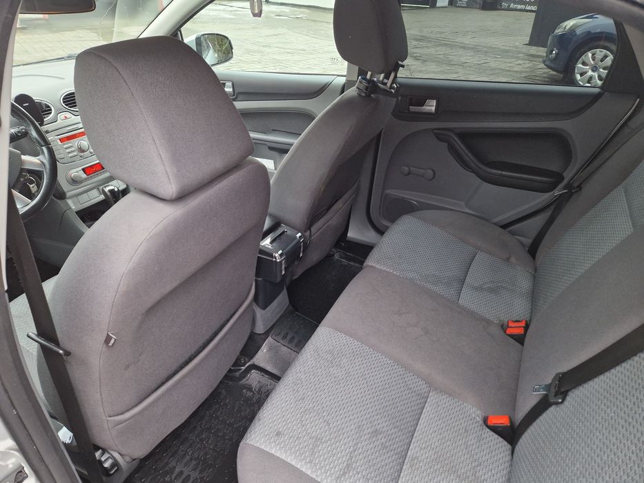 Vand ford focus II 2008, 1.6 benzina, cutie automata, cauciucuri all-s