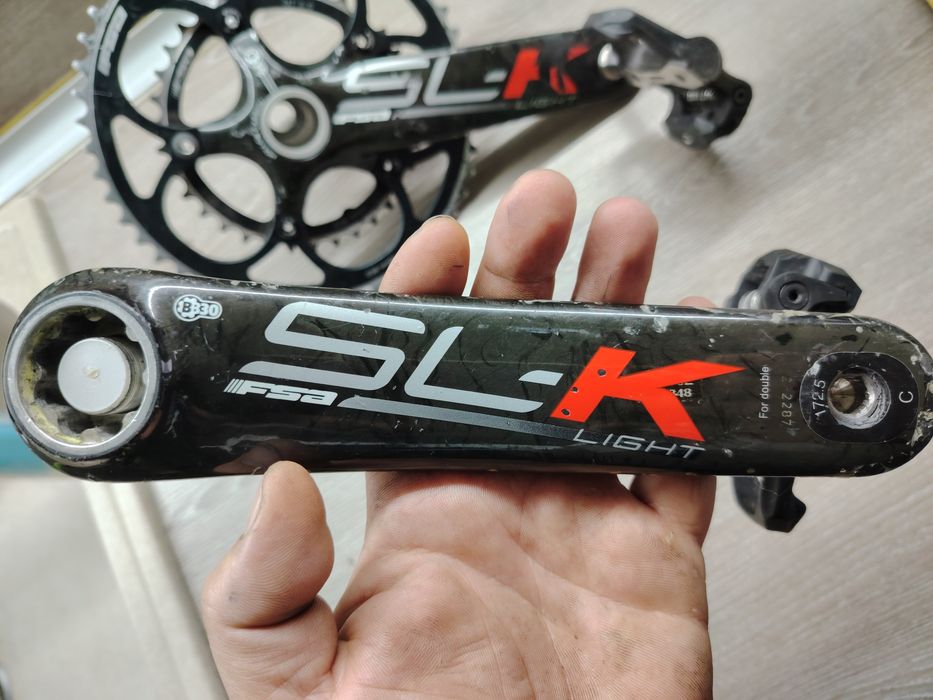 Карбонови курбели с педали