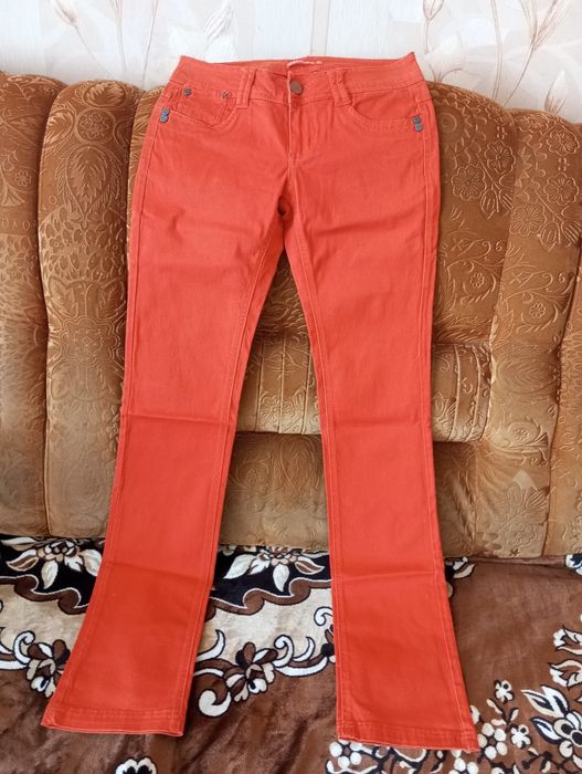 Джинсы женские...