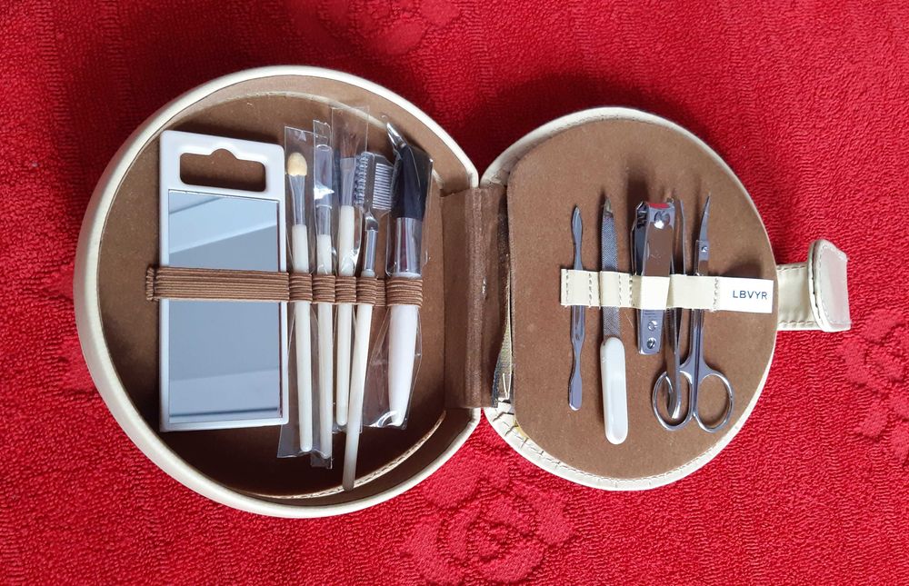 Vand trusa noua manichiura