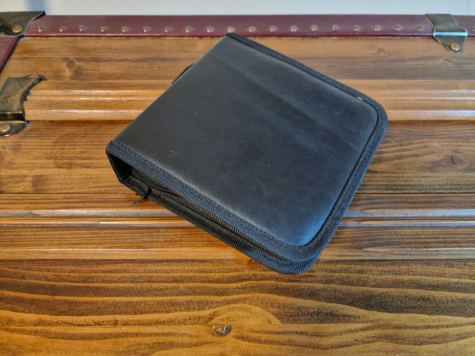 Oferta! Mapa / carcasa pentru CD-uri / DVD-uri. 3 bucati. Spatiu 84