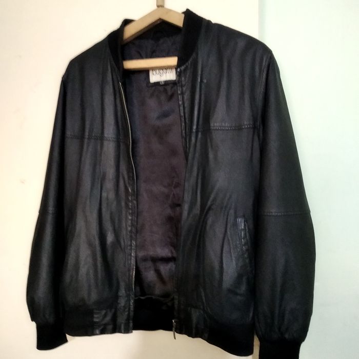 Продам кожаные куртки .