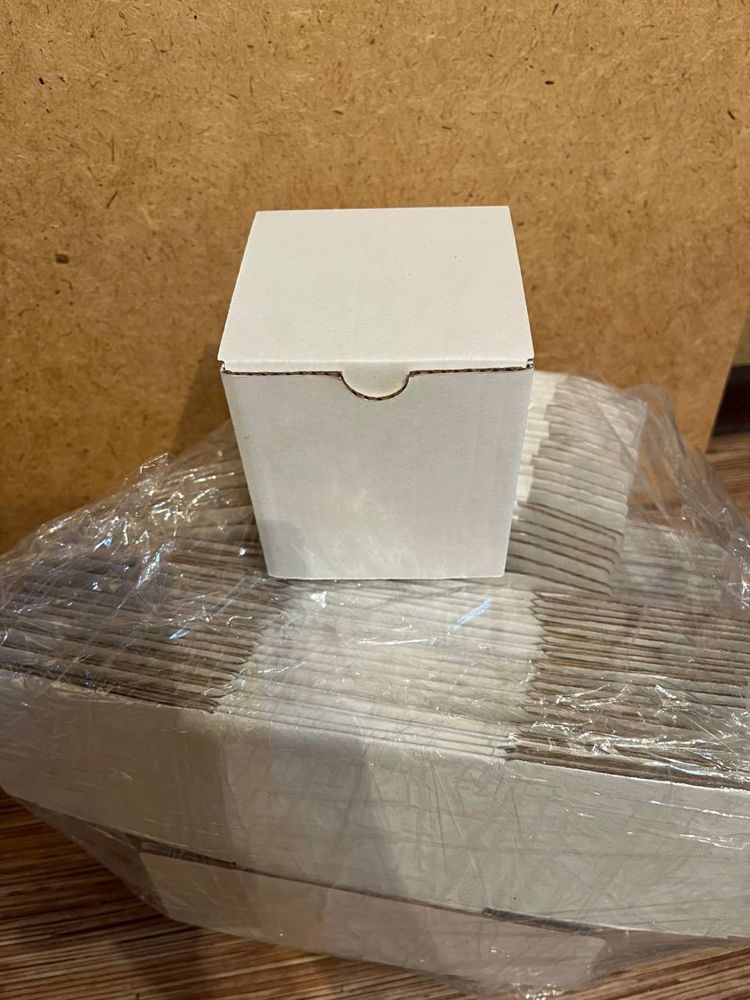 Белая коробочка 9*9*10 см