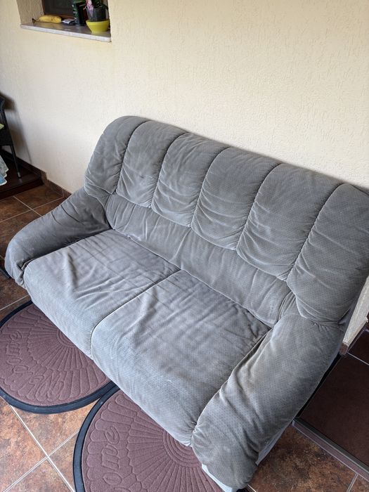 Canapea confortabila (3 locuri)