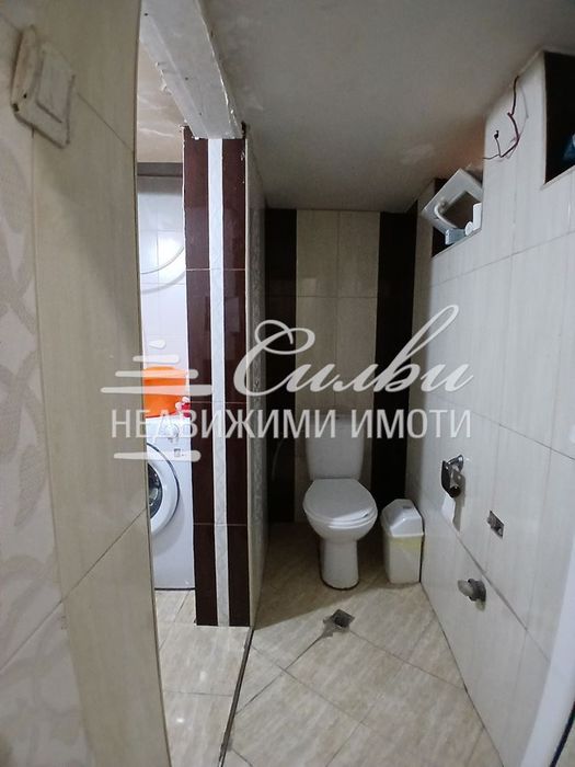 Етаж от ТУХЛЕНА къща с двор - кв. Център!