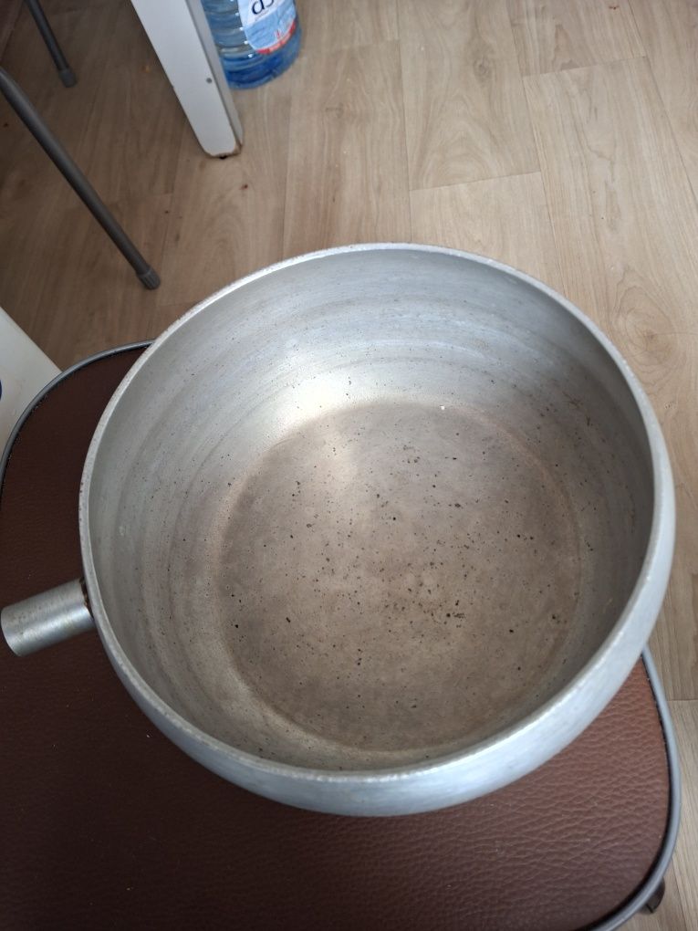 Кастрюля алюминиевая