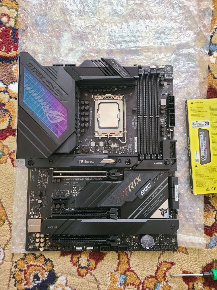 Почти готовый игровой ПК.
1. Asus ROG Strix Z690-E Gaming WiFi DDR5 (к