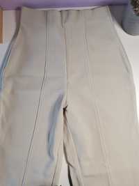 Pantaloni tip carol