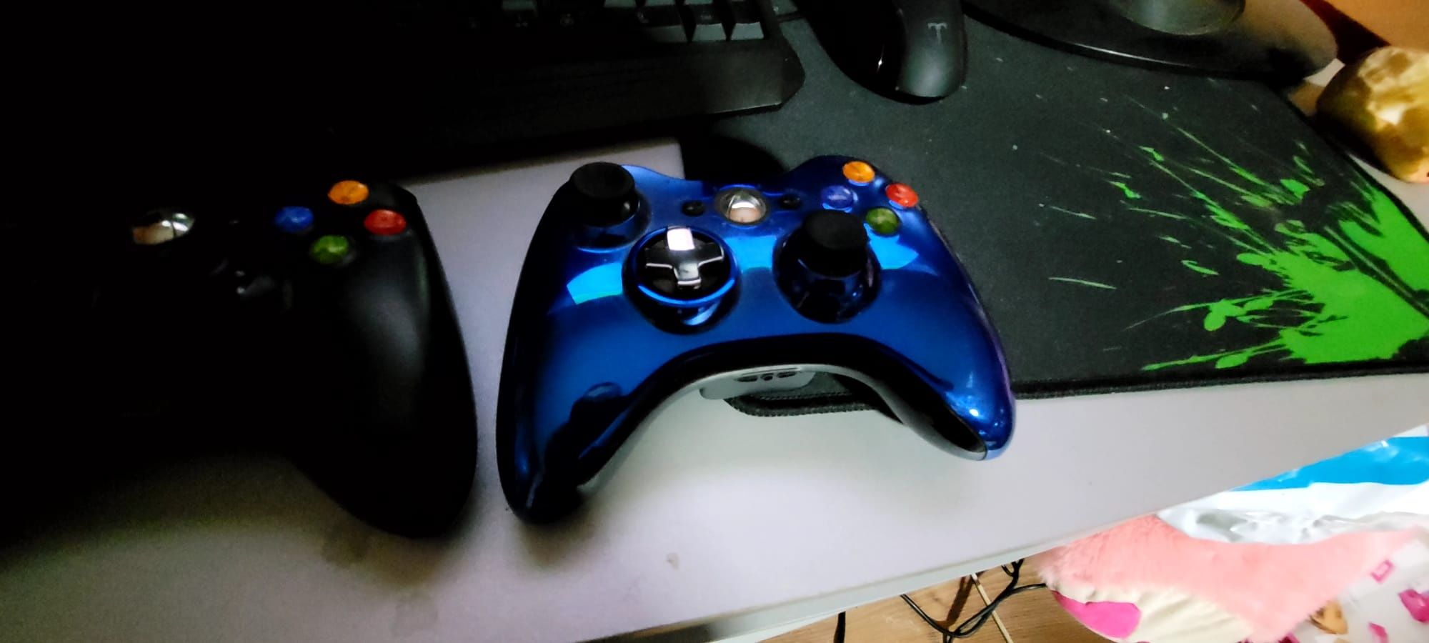 Vand Xbox 360 nou cu 30 de jocuri