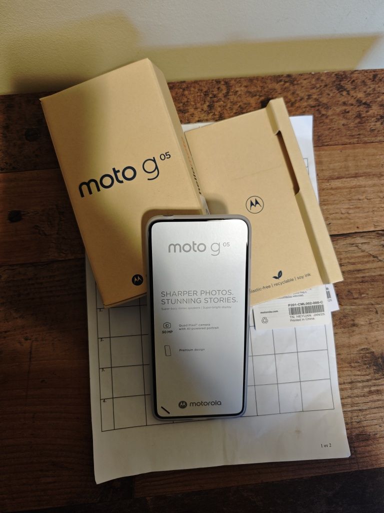 Смартфон MOTOROLA G05 Dual Sim 64GB, 4GB RAM, 5200 mAh, Т.зелен/Кадифе