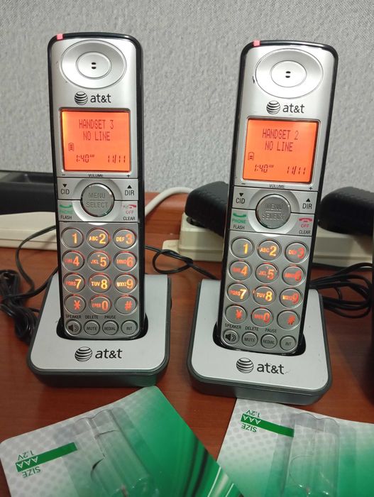 Продам радиотелефон три трубки на один телефонный номер.