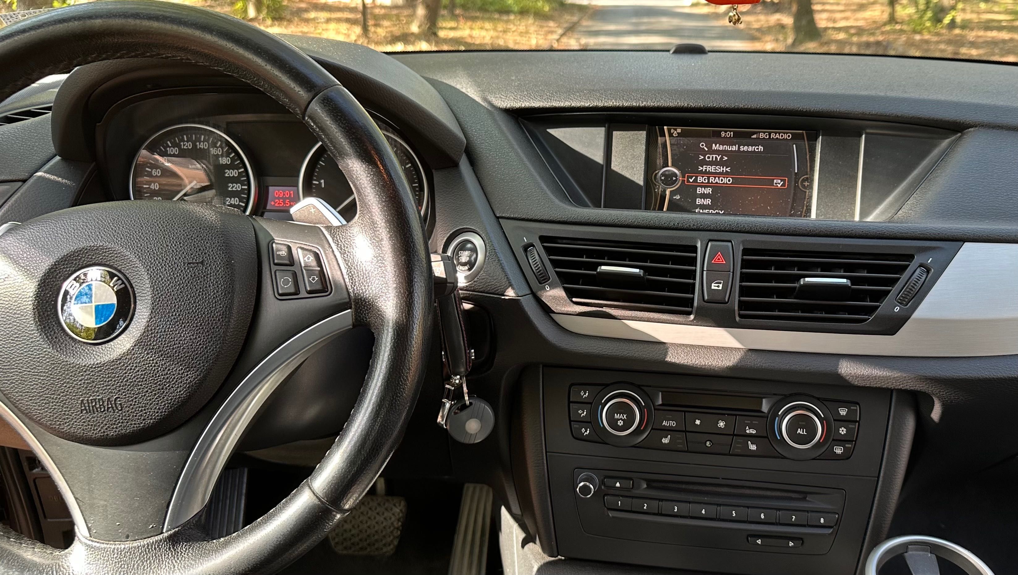 Лек автомобил BMW X1 Xdrive