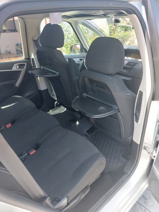 Vand Citroen C4 PICASSO 
-1.6 Benzina 
-cutie aitomata 6+1
-din anul 2