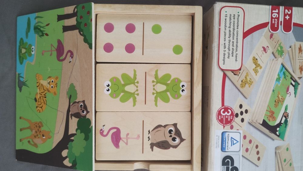 Лот от дървени играчки