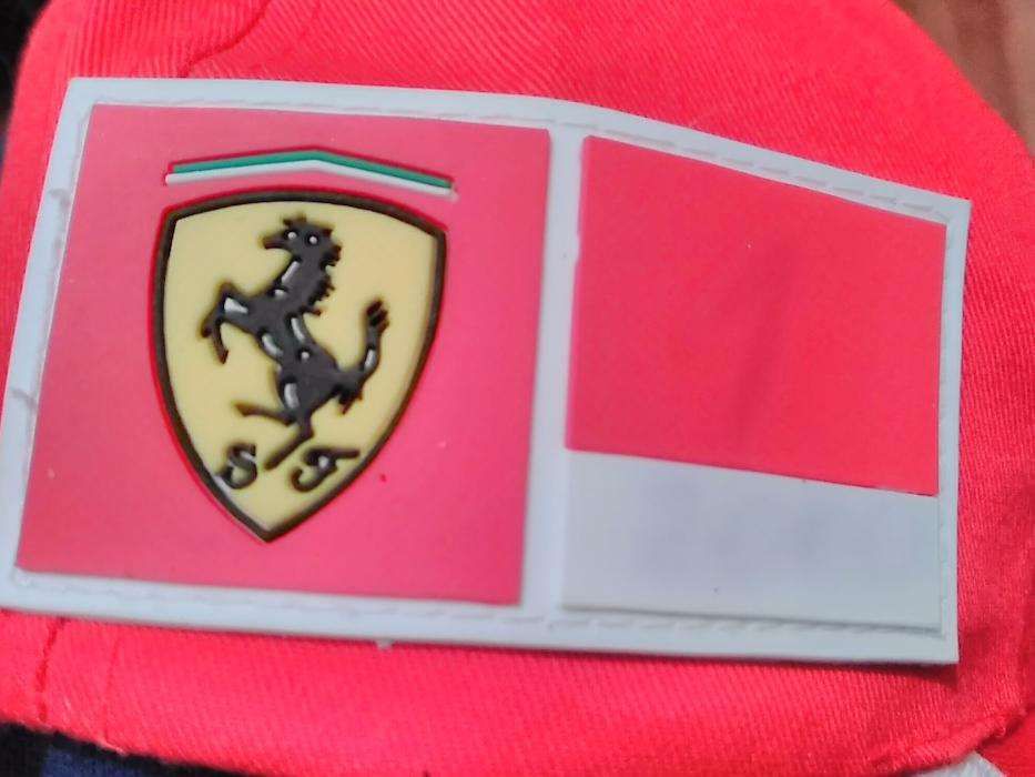 Sapca originala de la mama ei-Dekra Ferrari-Michael Schumacher