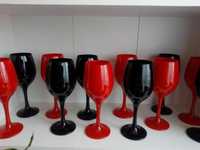 Черни ,червени,златисти ,сребристи и бели  чаши за вино -6 броя -45лв