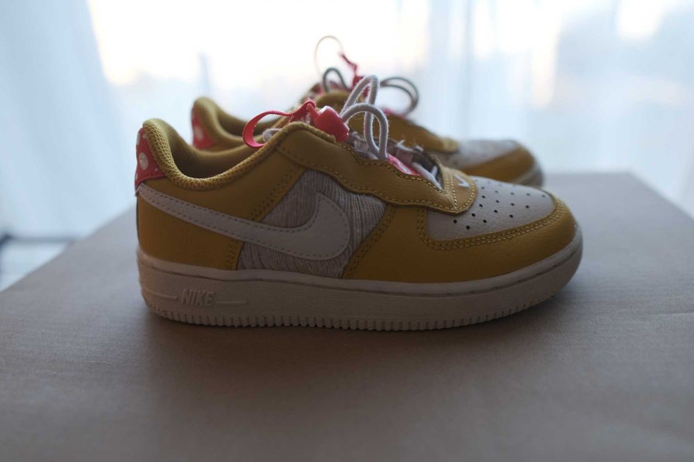 Nike Air и непромокаеми Боти за момичета
