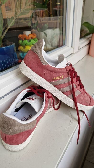 Sneakers Adidas Gazelle piele întoarsă