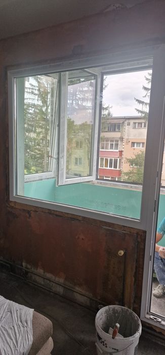 Vând geam si ușă termopan. Geam 150 cm pe 140cm.Usa 62cm 192cm.
