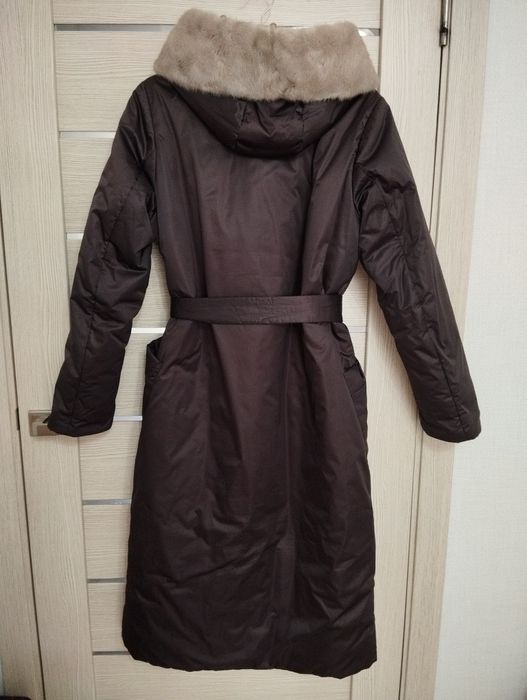 Зимний женский пуховик