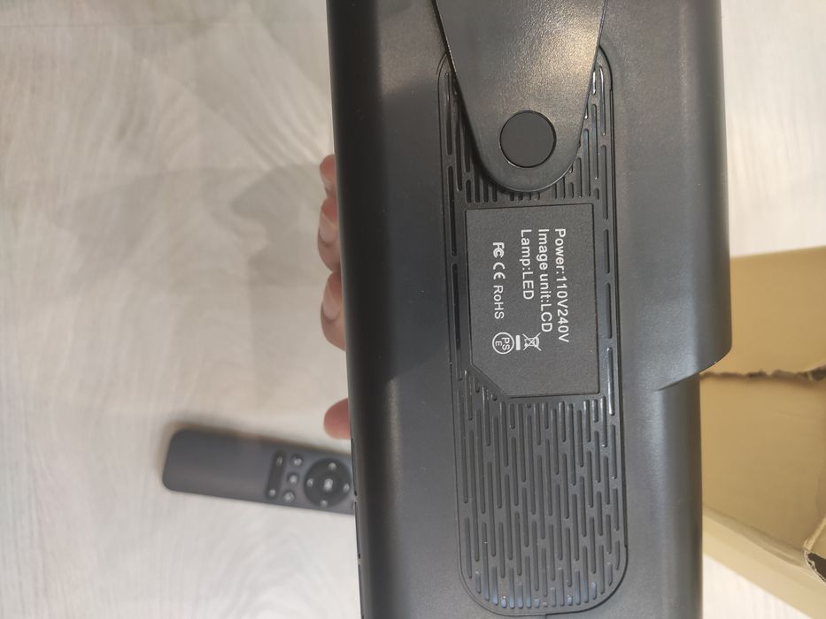 Hy 320 proektor sotiladi