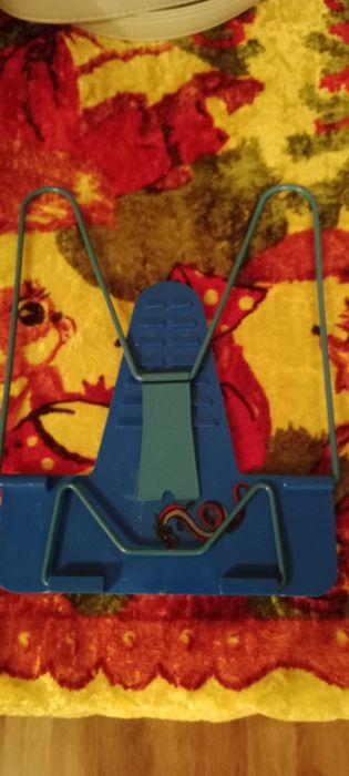 Поставка для книги новая