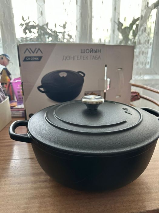 Продам новый чугунную кастрюлю