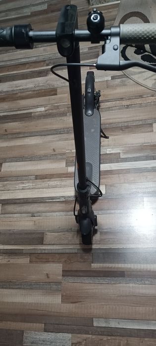 Vând trotineta electrica Xiaomi 1s