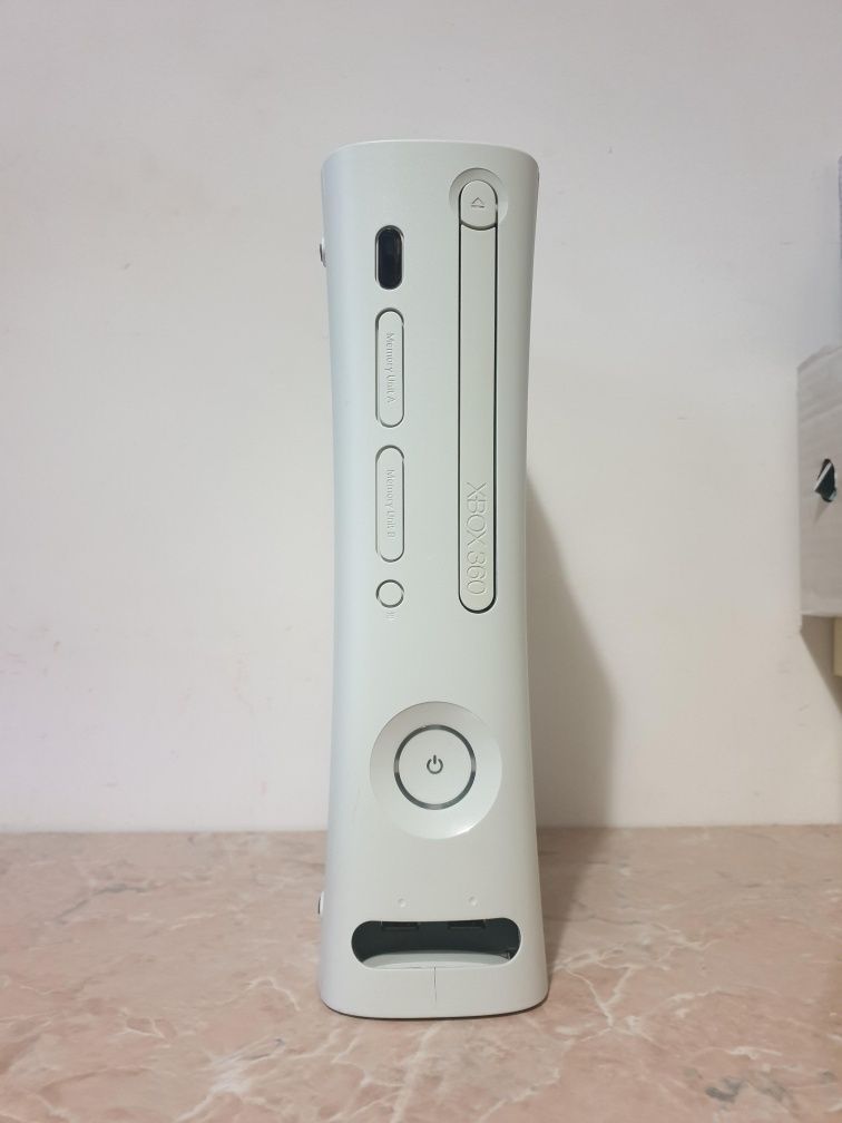 Consolă XBOX 360 (varianta AV)