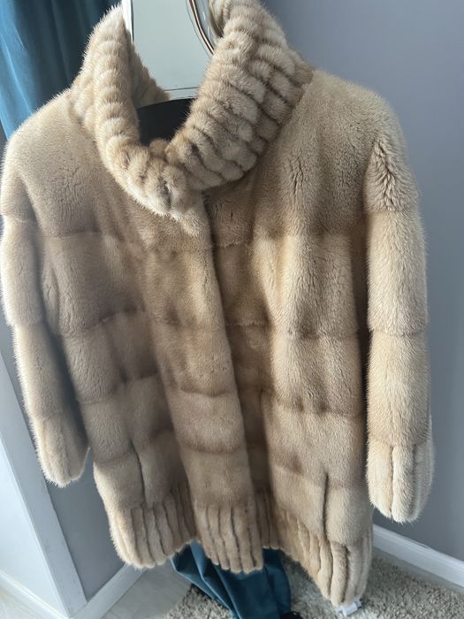 Продам норковую шубу автоледи