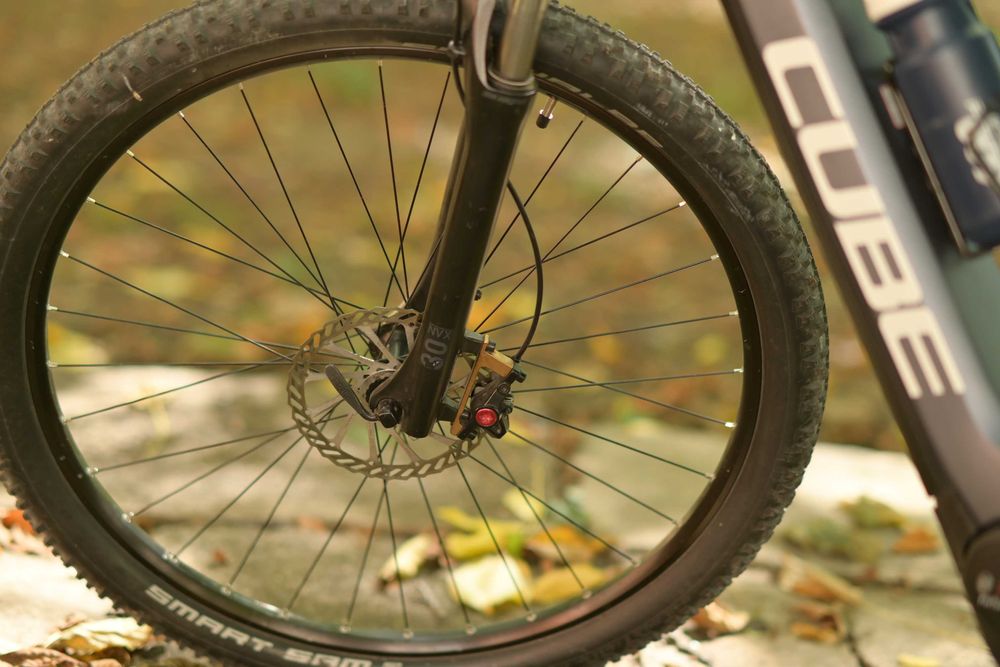 Bicileta electrică Cube