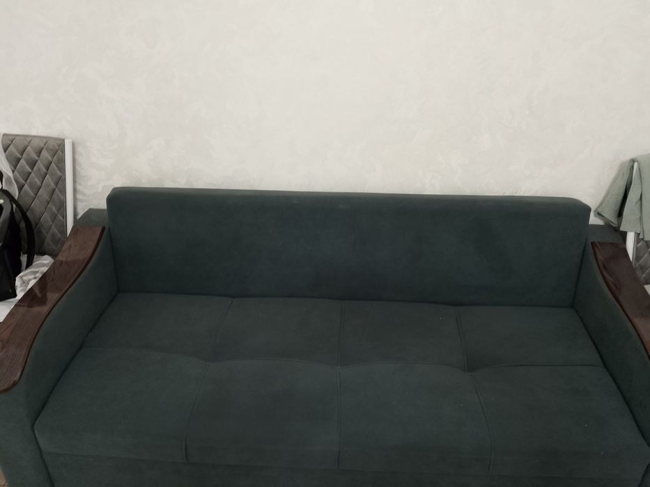 Диван новый срочно продаю