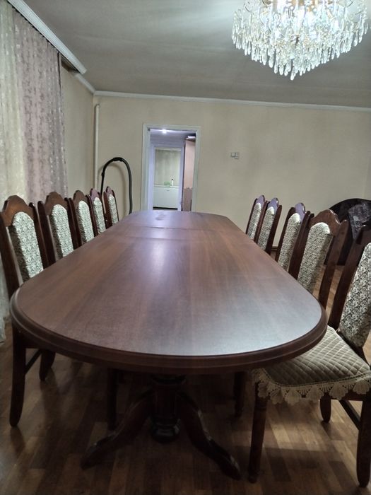 Продам стол и стулья