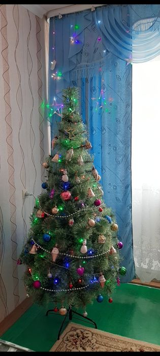 Продам ёлку 180 см. 10000 тенге