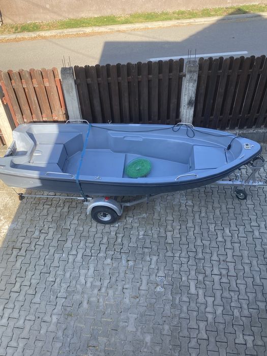 Barca fibra sticla