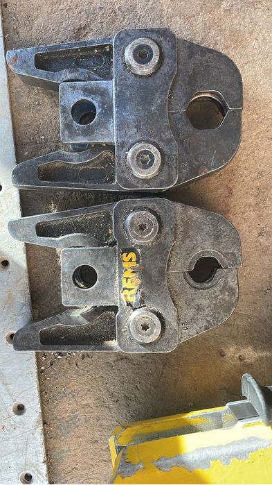 Presa de sertizat rems