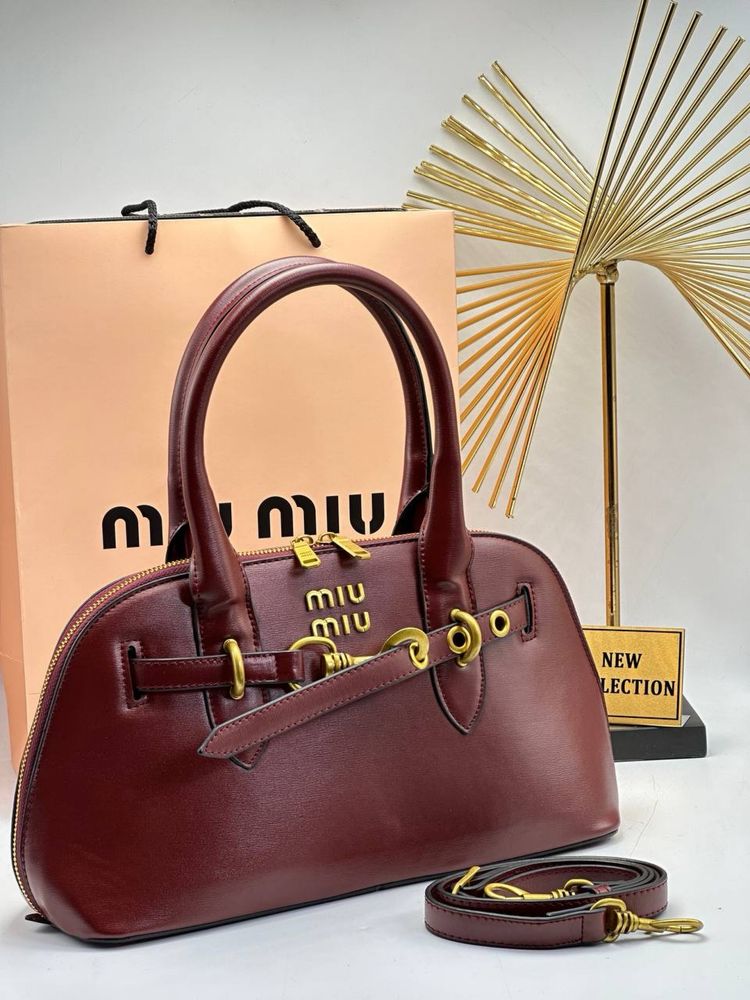 Geanta Miu Miu Noua !!! Dimensiuni 35/19 !!!