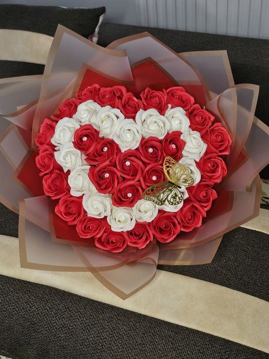 Buchete de trandafiri de sapun si aranjamemte florale