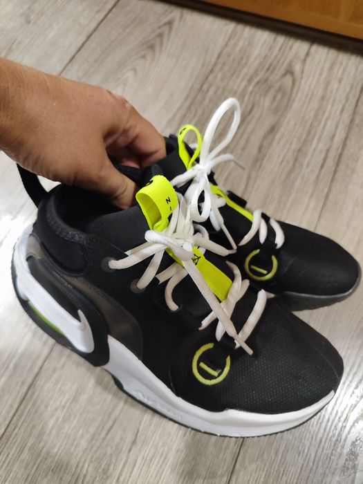 Детски маратонки Nike Air Zoom Crosscourt