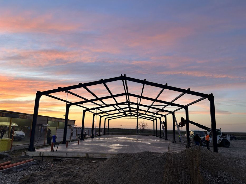 Vând structura metalica  10x12