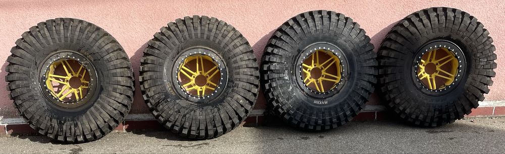 Roti maxxis trepadpr  competition 42/14r17  cu jante gl custom