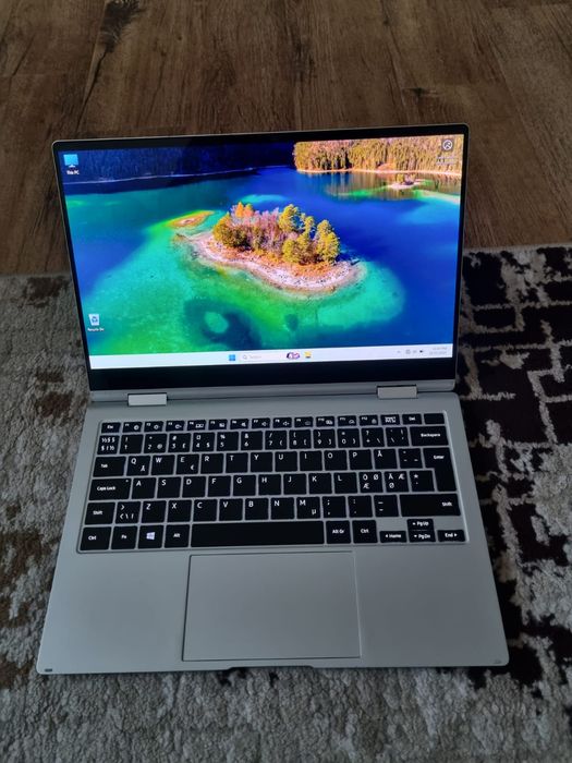 Samsung Galaxy Book Pro 360 5G i7 Super AMOLED cu Touch-Screen 360