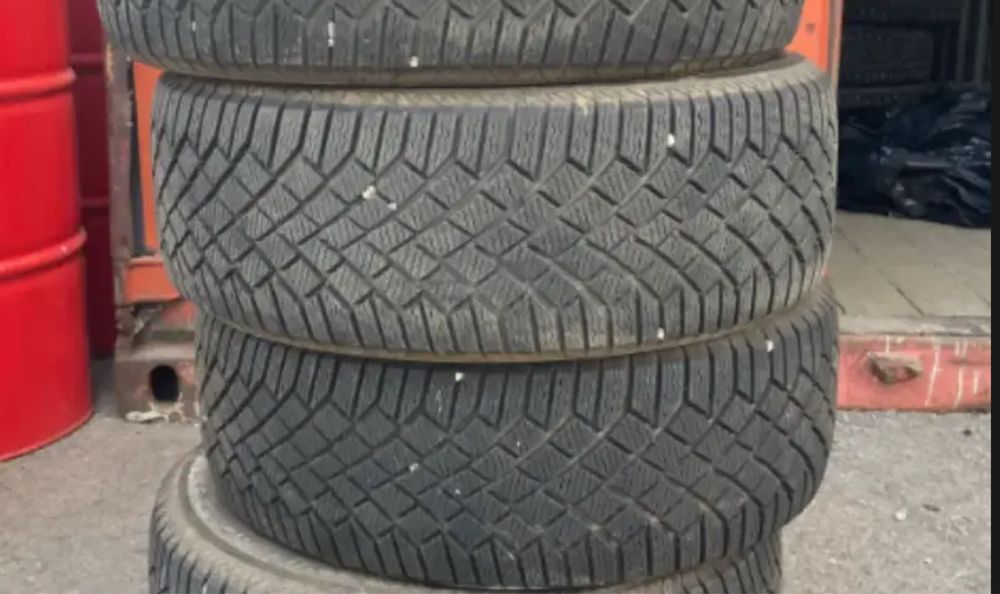 Зимние шины 235/55 R18 Continental