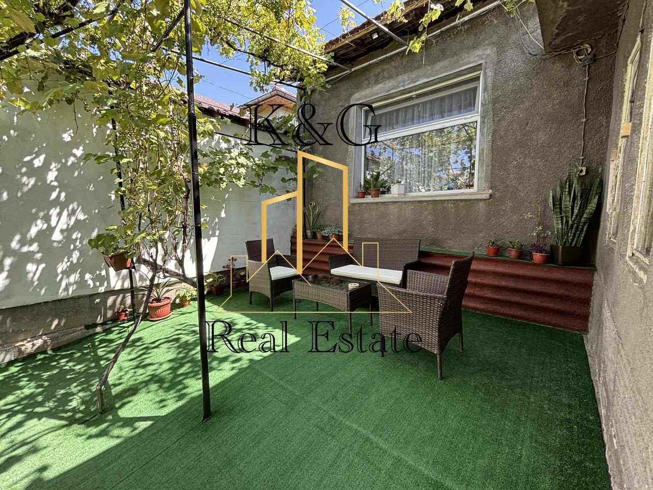 Продава се Къща в Разград, Център - 79 кв.м за 1356 €/кв.м - Снимка #9
