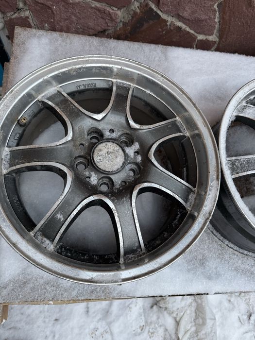 Диски три комлекта одни с шинами